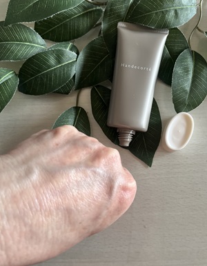 ハンデコルテ/キユートピア/ネック・デコルテケアを使ったクチコミ（3枚目）