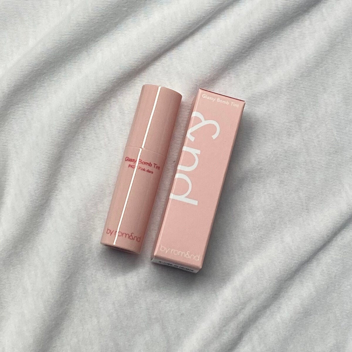 アンドバイロムアンド グラッシーボムティント/&nd by rom&nd/リップティントを使ったクチコミ(1枚目)