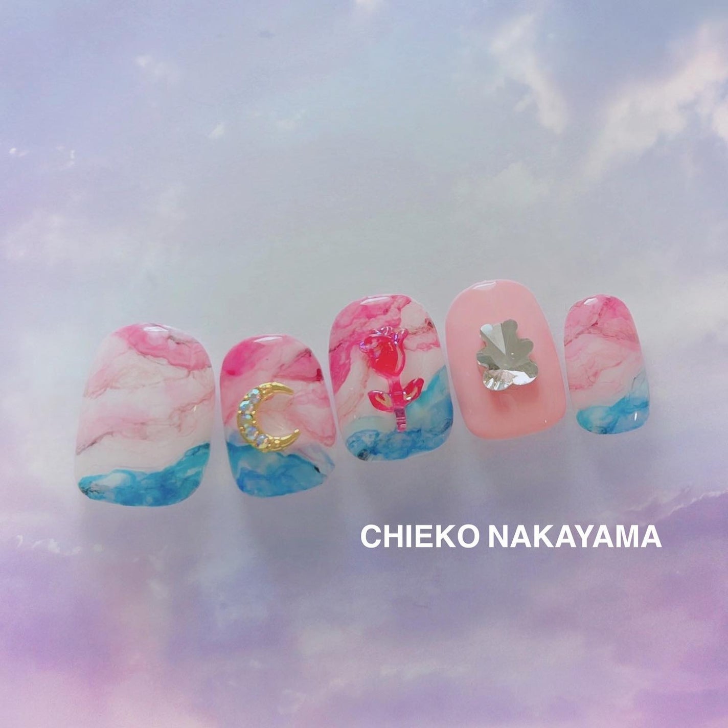 なかやまちえこ on LIPS 「ゆめかわとニュアンスの間☁️(を作ろうとしたら難しかった)36..」(1枚目)