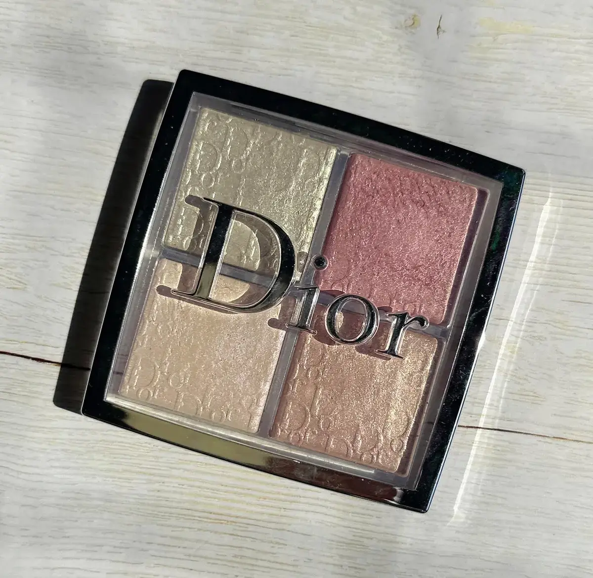 ディオール バックステージ フェイス グロウ パレット/Dior/ハイライトを使ったクチコミ(3枚目)