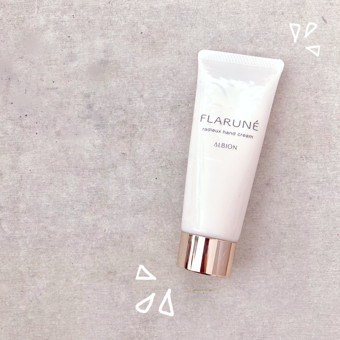 ALBION フラルネ ラデュー ハンドクリームのクチコミ「



ALBION
フラルネ ラデュー 
ハンドクリーム



ちゃんと保湿されてる。
ハン.....」（1枚目）