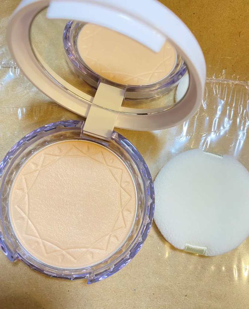 UVクリアフェイスパウダー/CEZANNE/プレストパウダーを使ったクチコミ（1枚目）