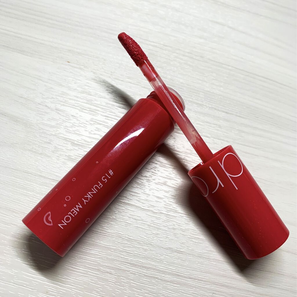 ジューシーラスティングティント/rom&nd/リップティントを使ったクチコミ（2枚目）