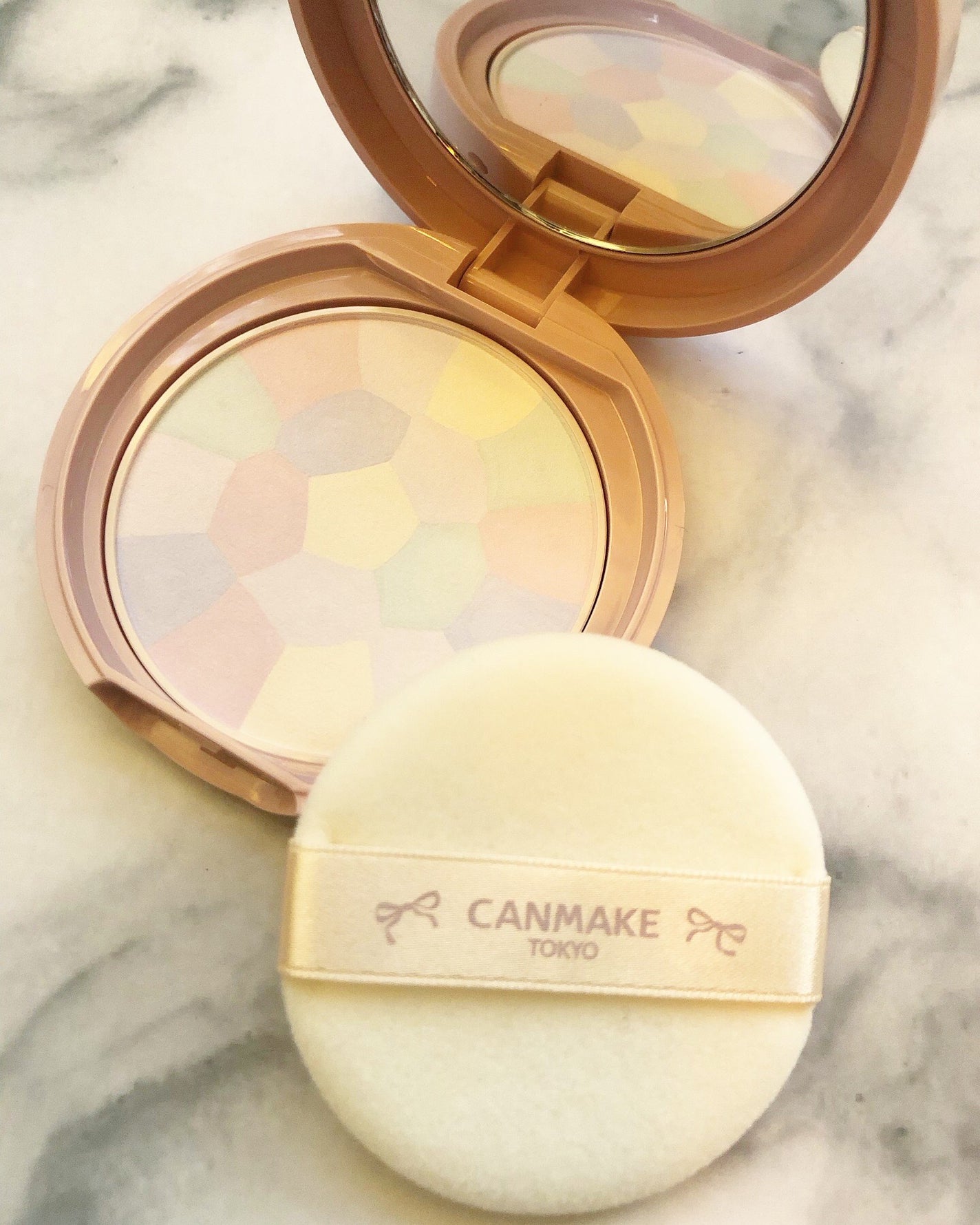 イルミネイティングフィニッシュパウダー ~Abloom~/キャンメイク/プレストパウダーを使ったクチコミ(2枚目)