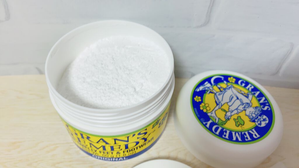 グランズレメディ フットパウダー オリジナル/グランズレメディ/デオドラント・制汗剤を使ったクチコミ(3枚目)