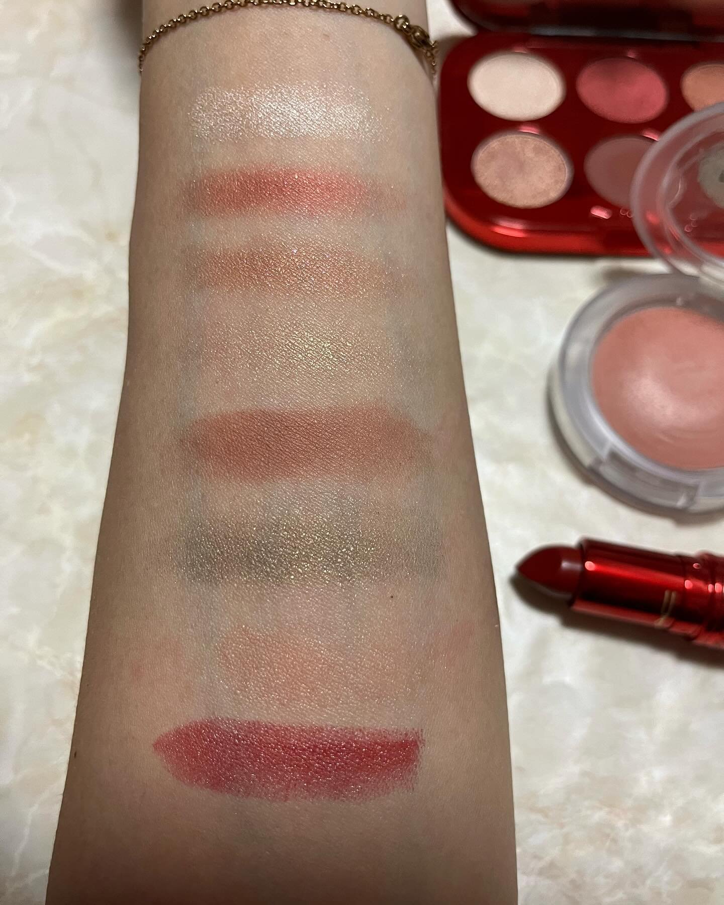 ラスターガラス リップスティック パワフリーポテント(限定)/M・A・C/口紅を使ったクチコミ（2枚目）