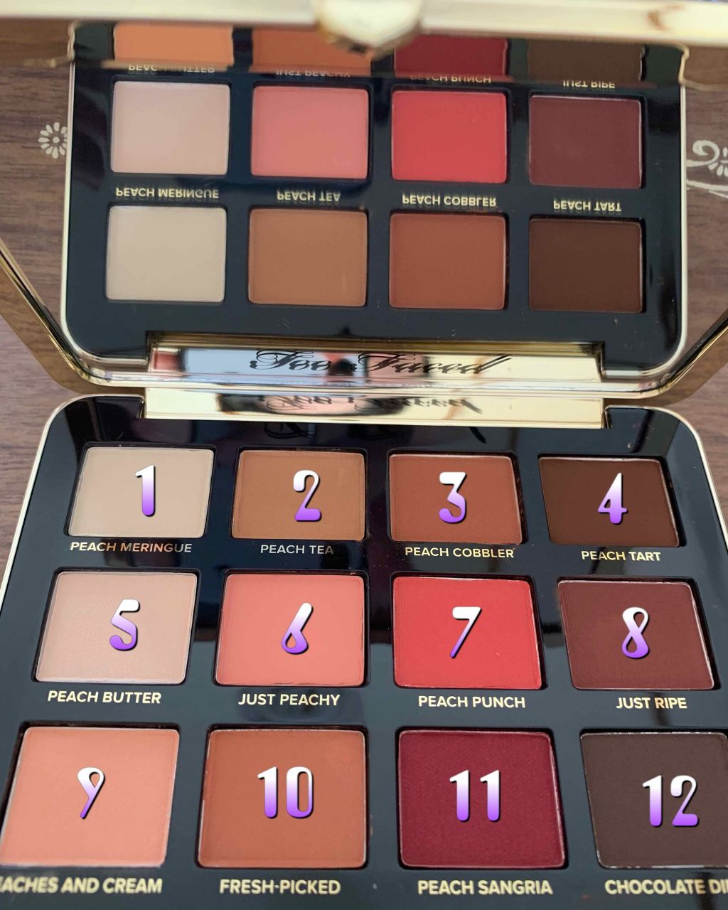 ジャスト ピーチィ ベルベット マット アイシャドウ パレット/Too Faced/アイシャドウパレットを使ったクチコミ（2枚目）