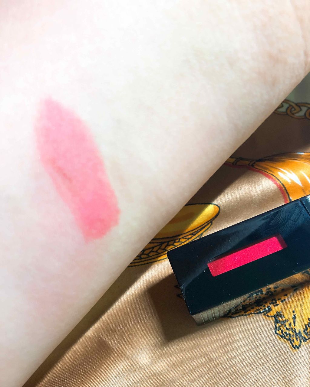 ルージュ ピュールクチュール ヴェルニ ザ ホログラフィックス/YVES SAINT LAURENT BEAUTE/口紅を使ったクチコミ(2枚目)