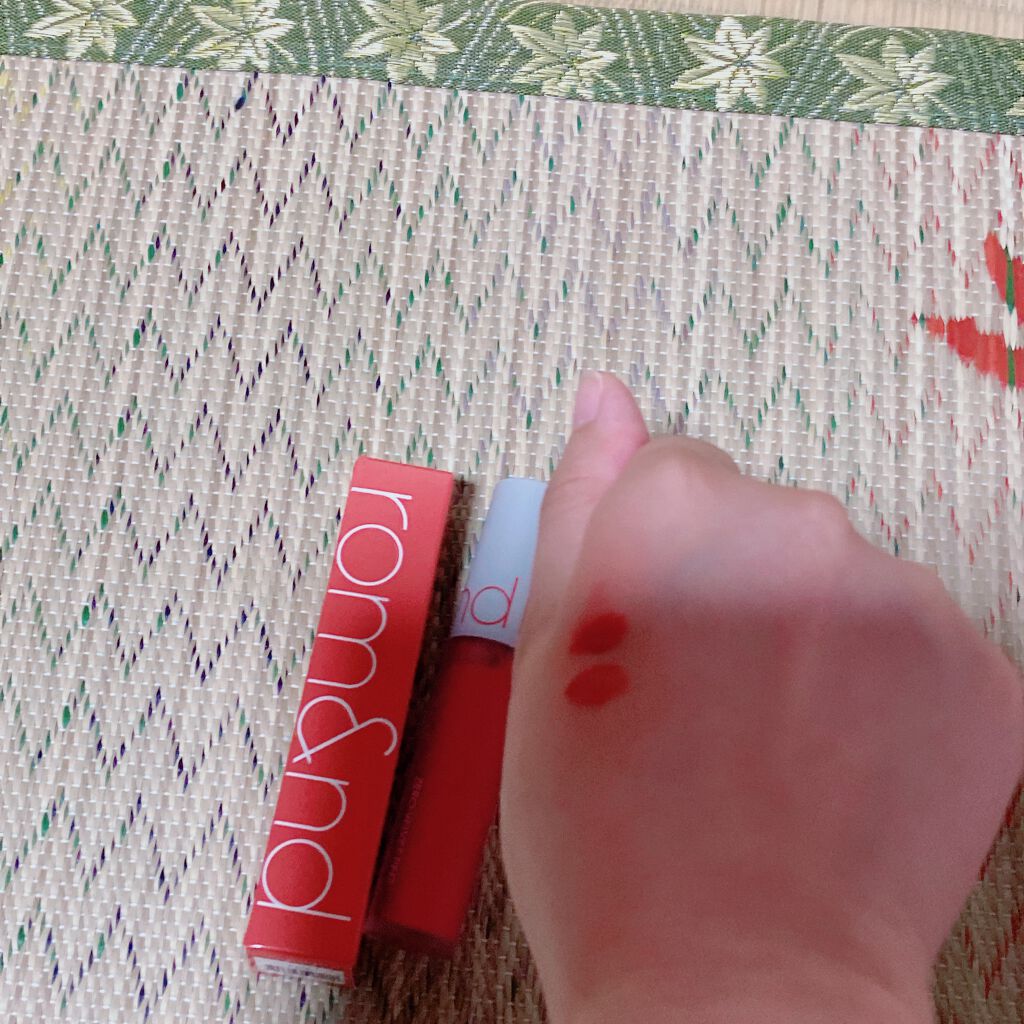 ジューシーラスティングティント/rom&nd/リップティントを使ったクチコミ（3枚目）