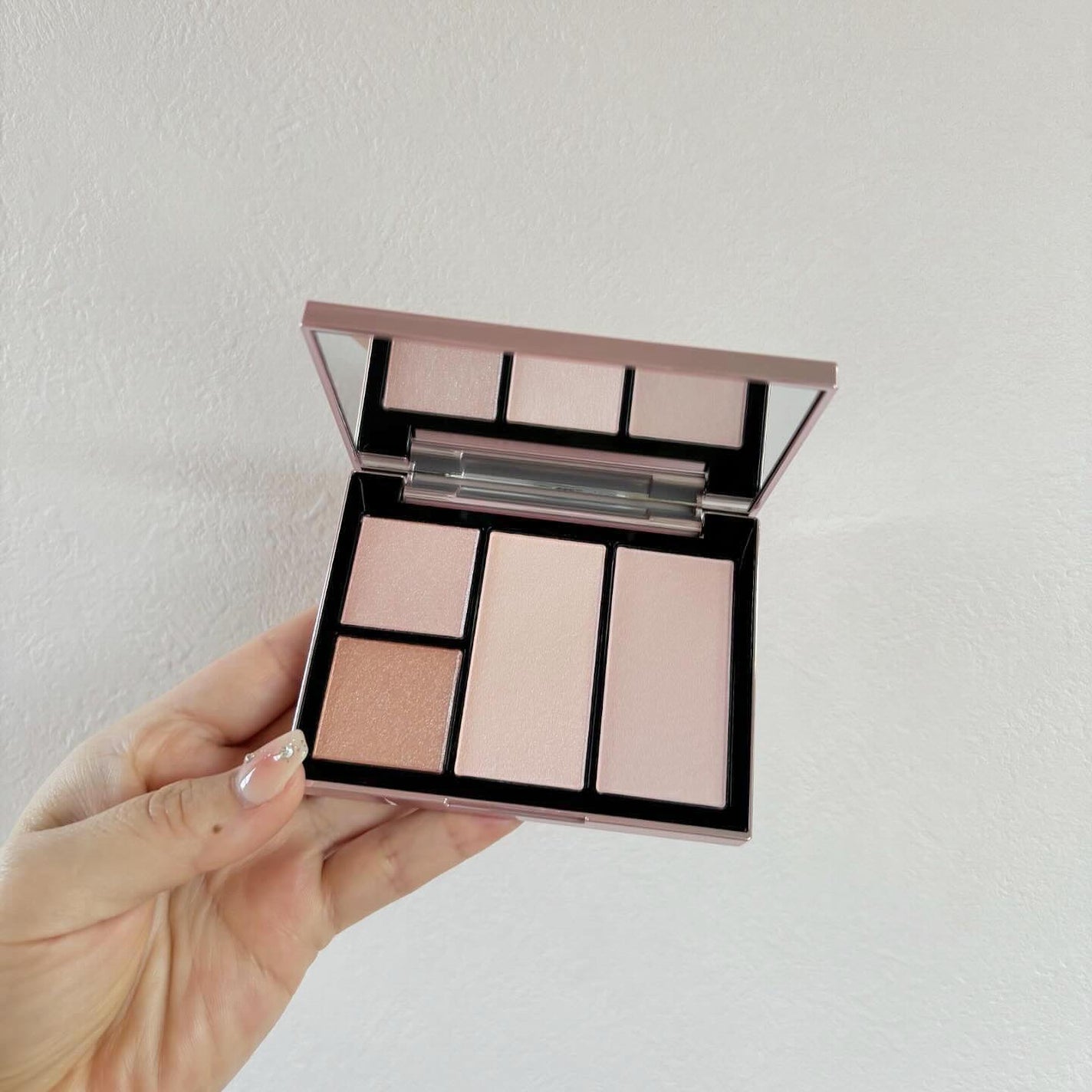 フェイス スタイリスト/SNIDEL BEAUTY/アイシャドウパレットを使ったクチコミ(3枚目)