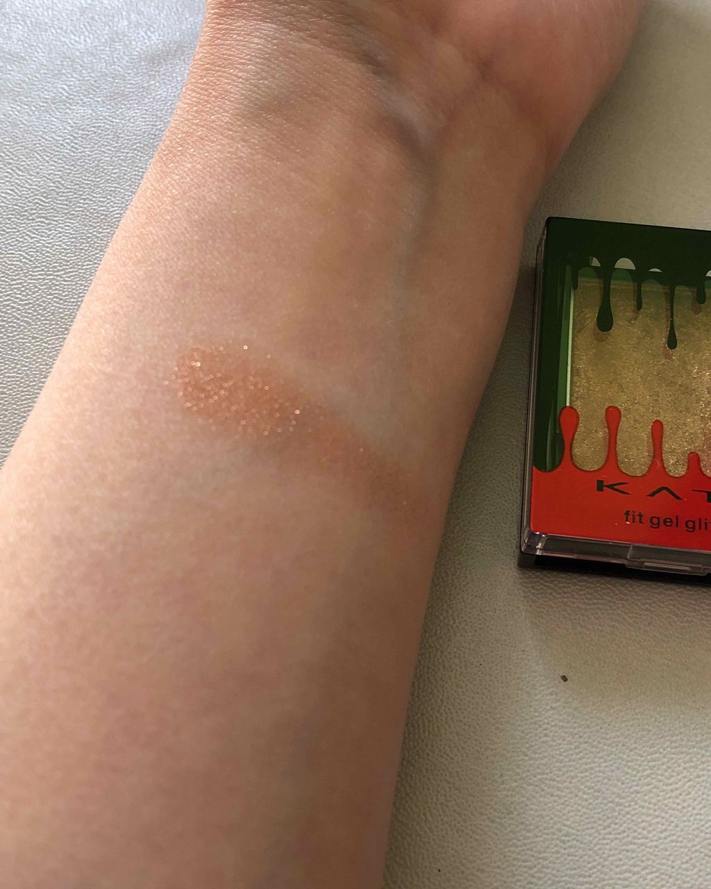 フィットジェルグリッター/KATE/ジェル・クリームアイシャドウを使ったクチコミ（3枚目）