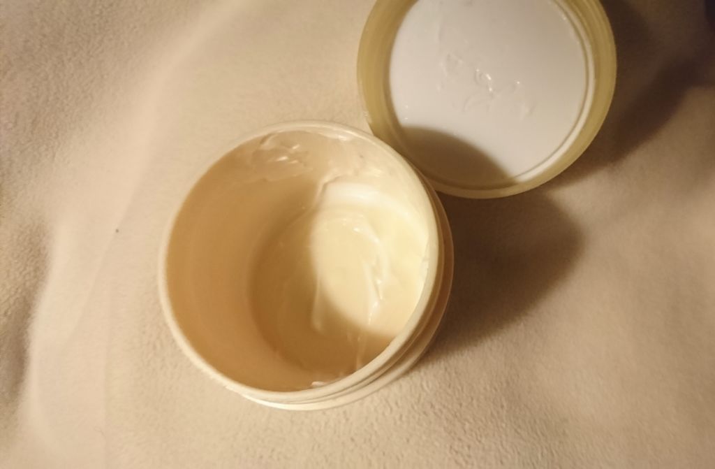 エクストラケア 高保湿クリーム/ジョンソンボディケア/ボディクリームを使ったクチコミ（2枚目）