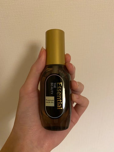 Essential THE BEAUTY 
髪のキメ美容プレミアムヘアオイル 60ml
フローラルリュクスの香り

髪の毛を保護しながらも保湿を行なってくれる
エッセンシャルのヘアオイル 💧



※実