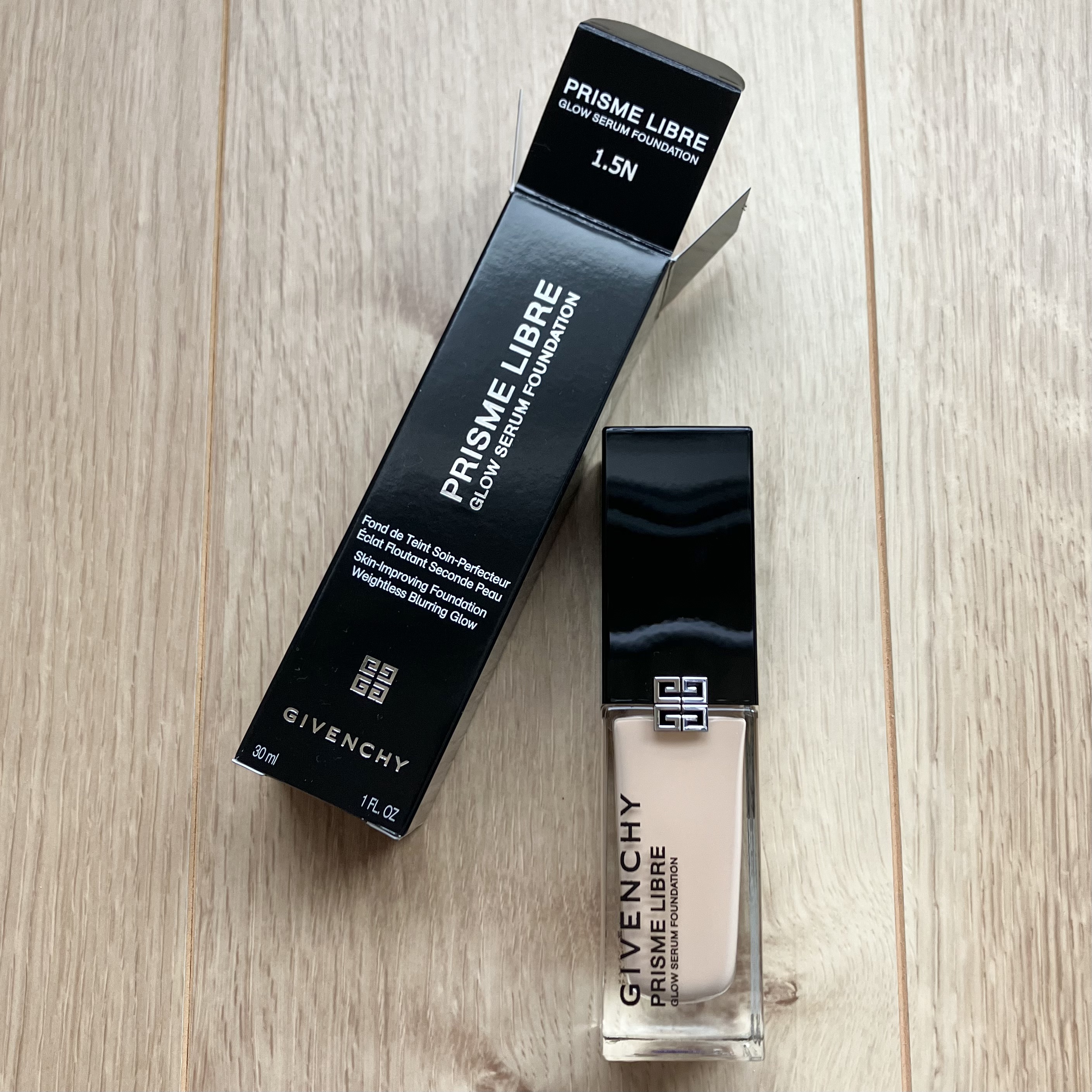 プリズム･リーブル･グロウ･セラム･ ファンデーション 1.5N/GIVENCHY/リキッドファンデーションを使ったクチコミ（1枚目）