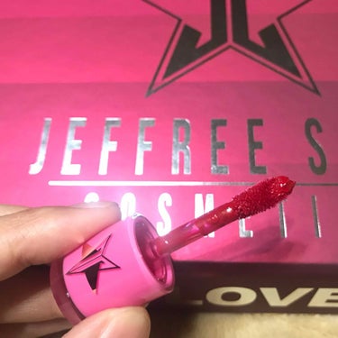 Velour liquid lip stick/Jeffree Star Cosmetics/口紅を使ったクチコミ（3枚目）