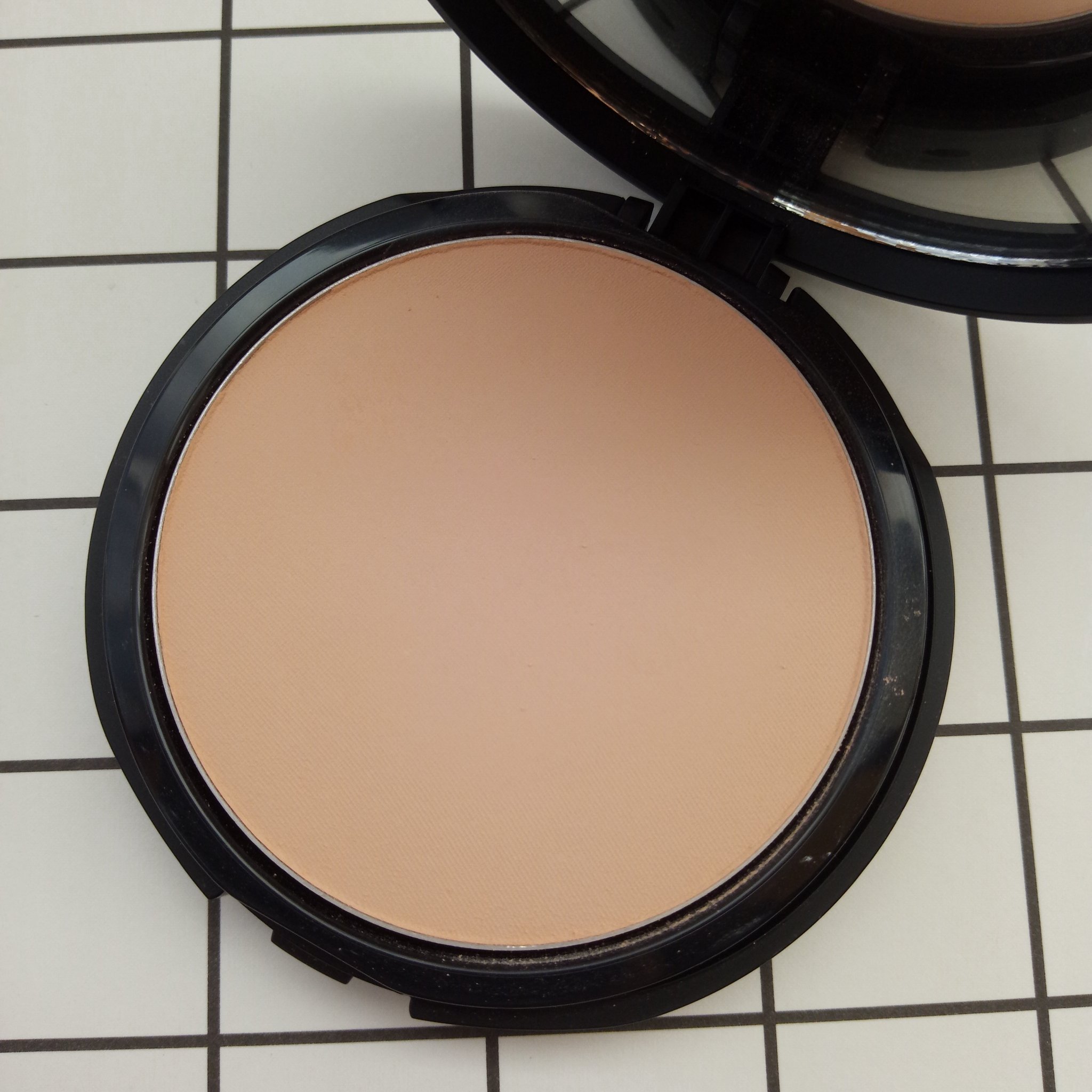 ベアプロ 16HR パウダー ファンデーション フェア 10 ウォーム/bareMinerals/パウダーファンデーションを使ったクチコミ（3枚目）