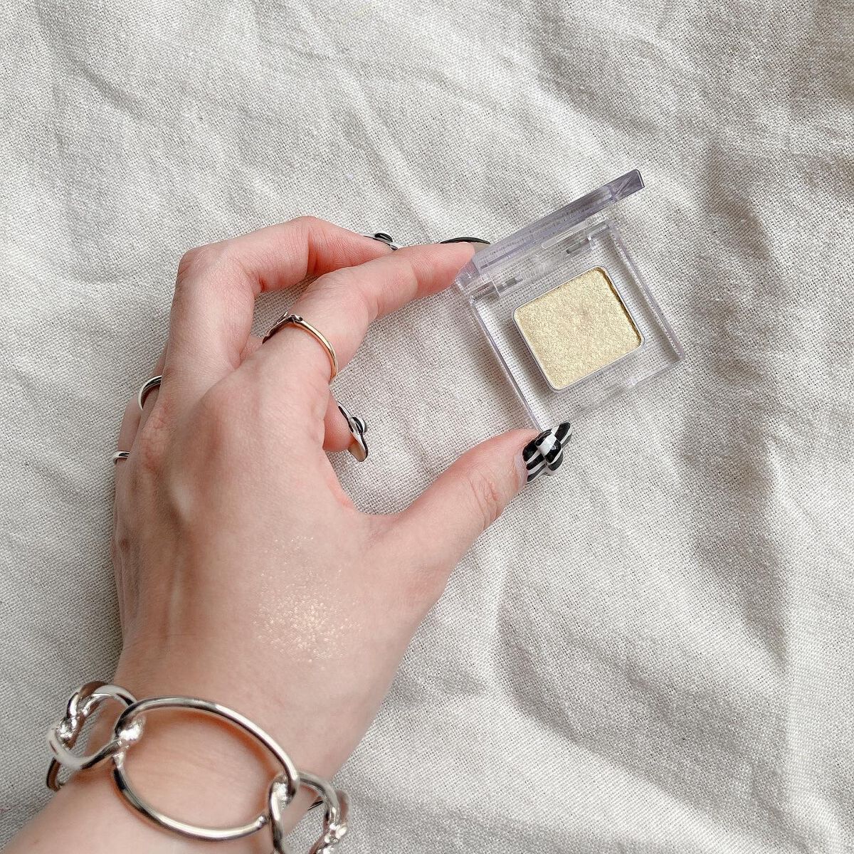 マルチカラーバリエーション スパークル SP04/チャコット・コスメティクス/単色アイシャドウを使ったクチコミ（2枚目）