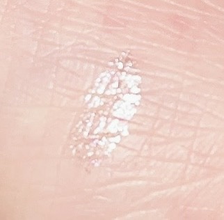 リキッド グリッター シャドウ 07 ミスティックムーン(MYSTIC MOON)/rom&nd/グリッターを使ったクチコミ（1枚目）