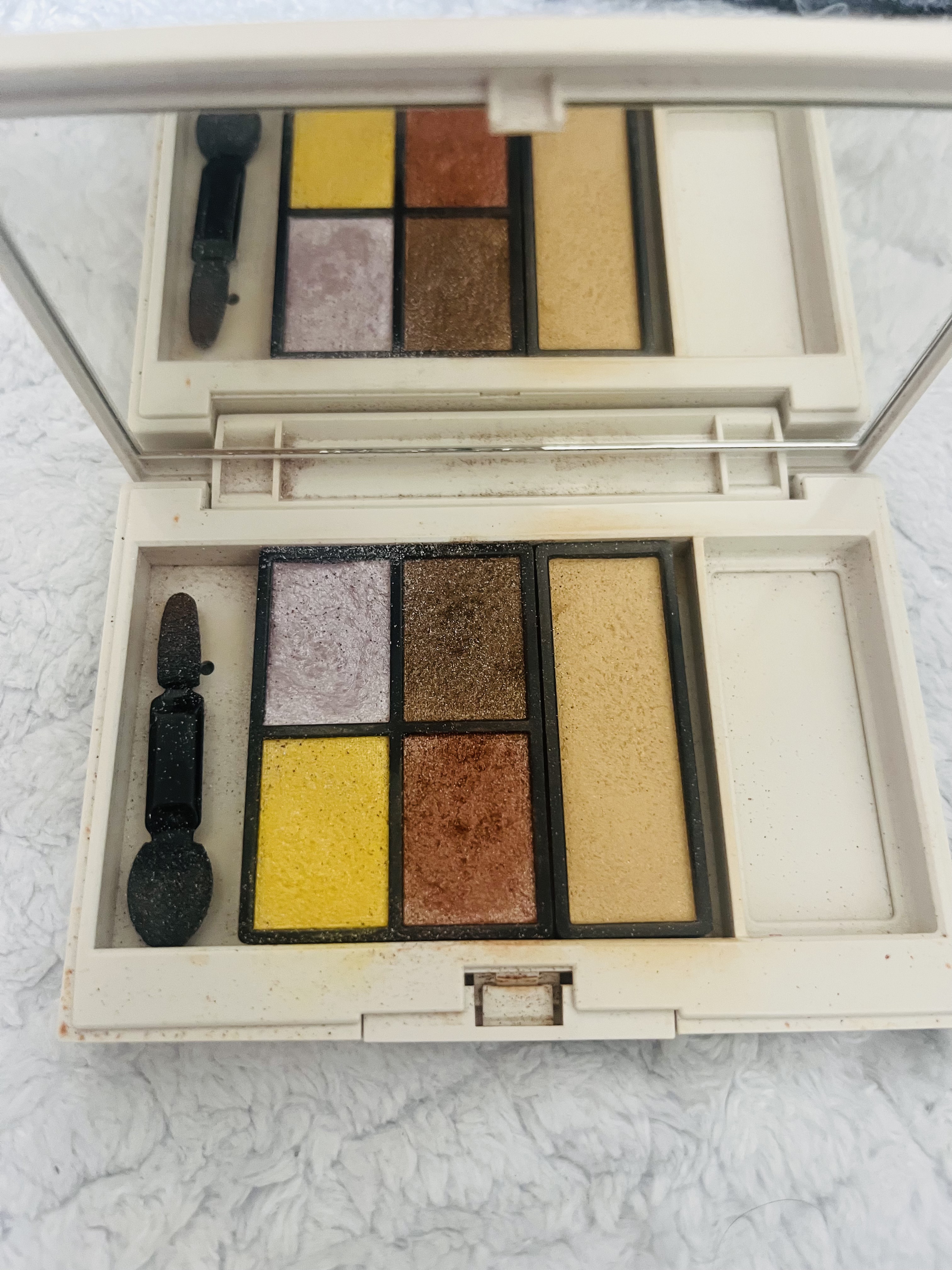 15thアニバーサリーミネラルアイ＆チークカラーパレット/エトヴォス/アイシャドウパレットを使ったクチコミ（1枚目）