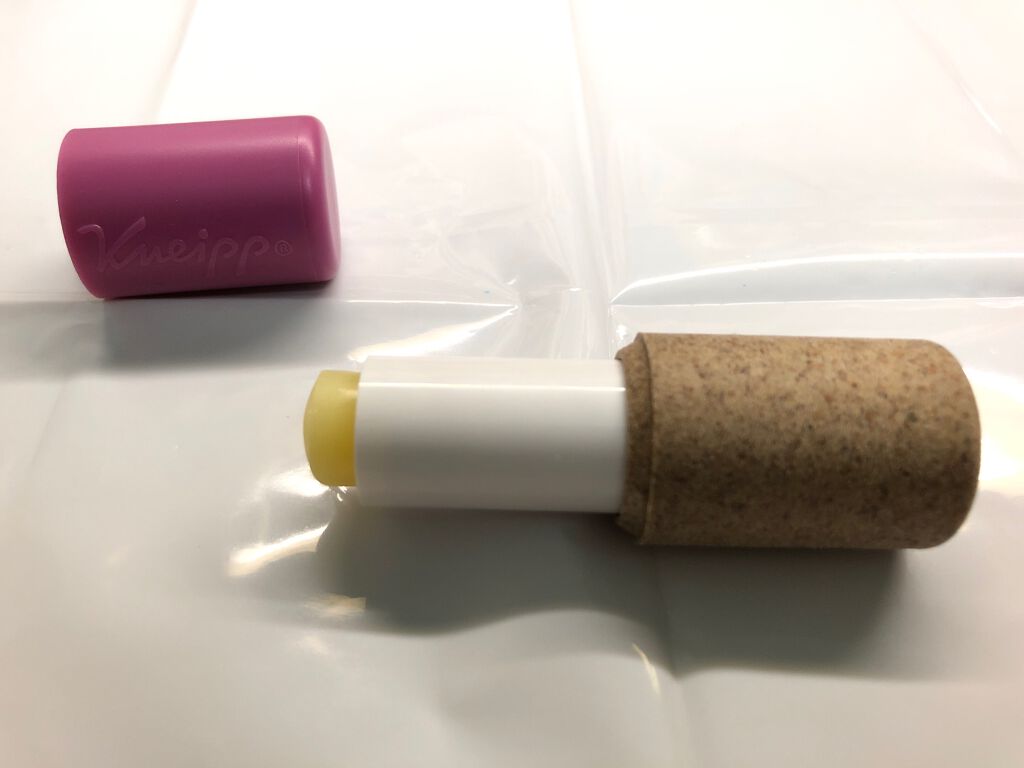 オーガニック リップバーム エルダーベリーの香り/クナイプ/リップケアを使ったクチコミ（2枚目）