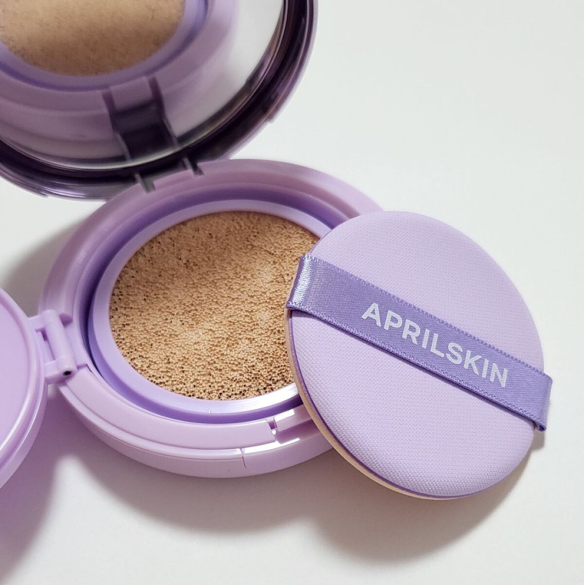 ウルトラスリムクッション＋レフィルセット 21号ライトベージュ/APRILSKIN/クッションファンデーションを使ったクチコミ（2枚目）