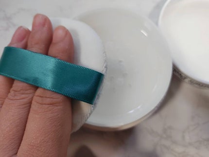 薬用さらさらデオドラントパウダー/デオナチュレ/デオドラント・制汗剤を使ったクチコミ(4枚目)