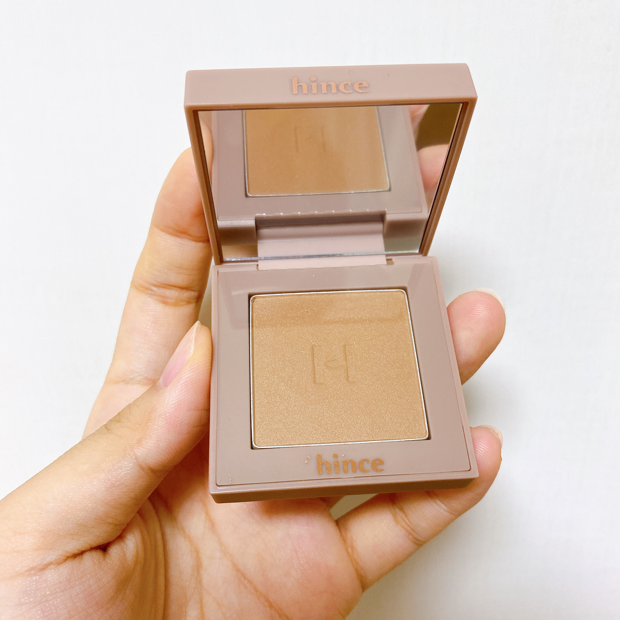 ニューデップスアイシャドウ V006イン・ミッドサマー/hince/単色アイシャドウを使ったクチコミ（1枚目）