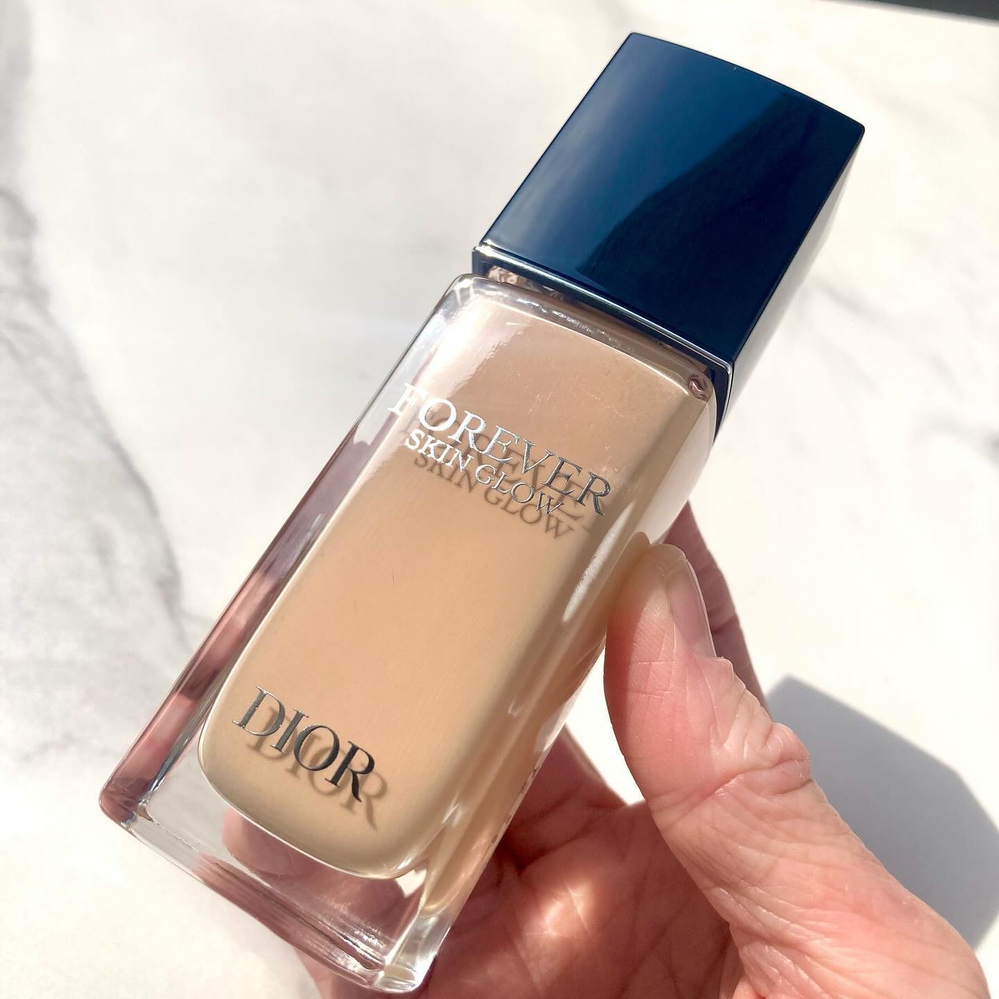 ディオールスキン フォーエヴァー フルイド グロウ/Dior/リキッドファンデーションを使ったクチコミ（2枚目）