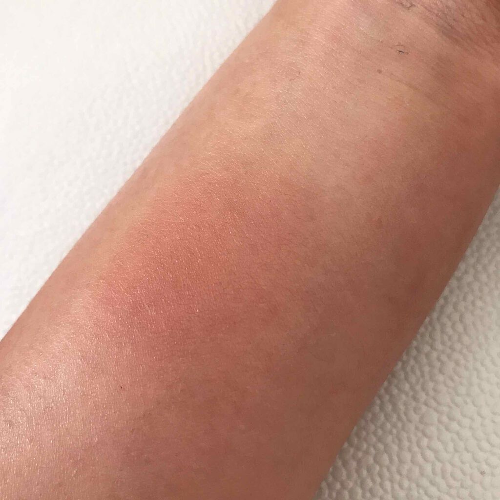 Ambient Lighting Blush/HOURGLASS/プレストパウダーを使ったクチコミ（3枚目）