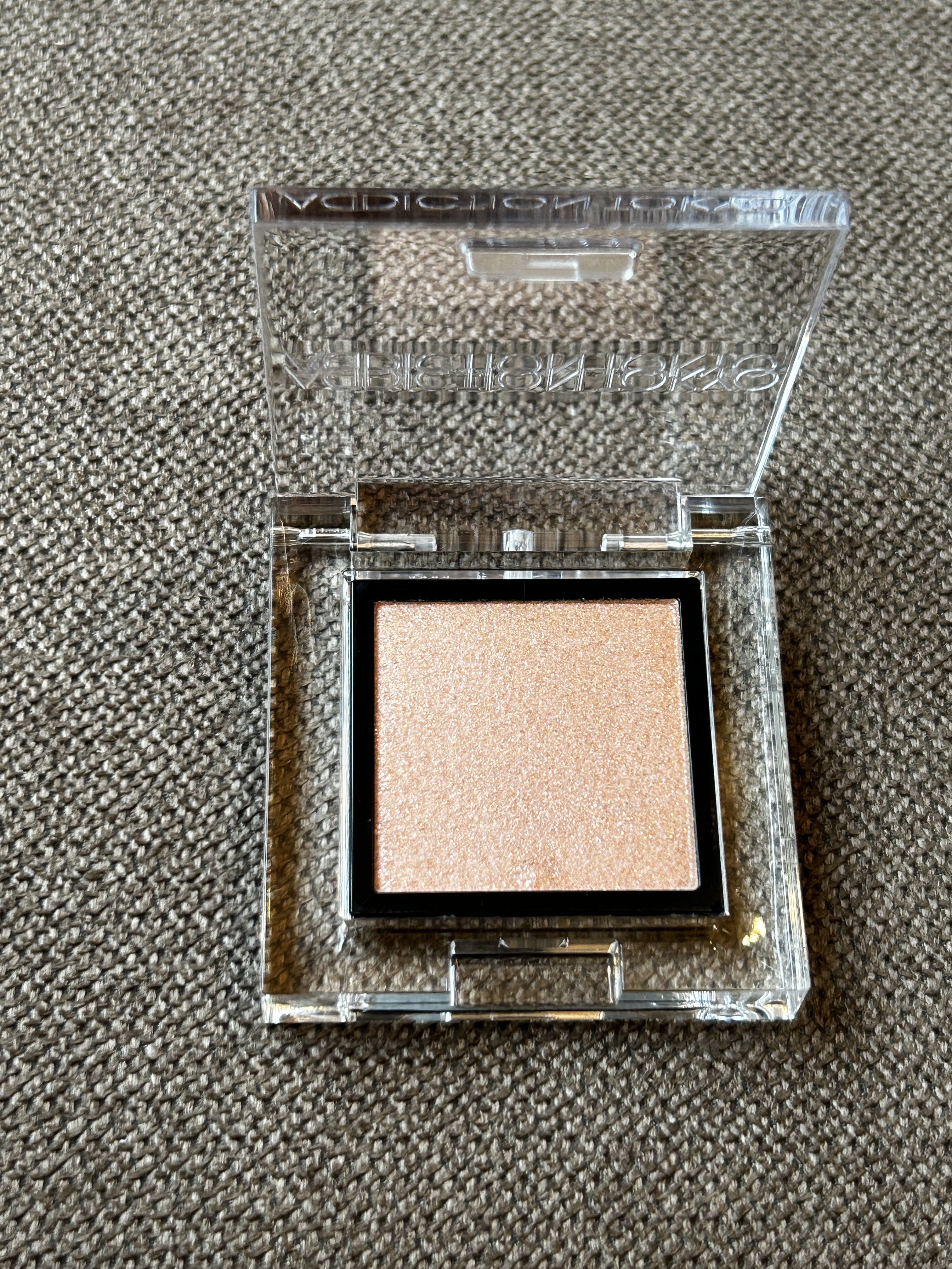  アディクション　ザ アイシャドウ プリズム 003PR　Blood Moon/ADDICTION/単色アイシャドウを使ったクチコミ（2枚目）