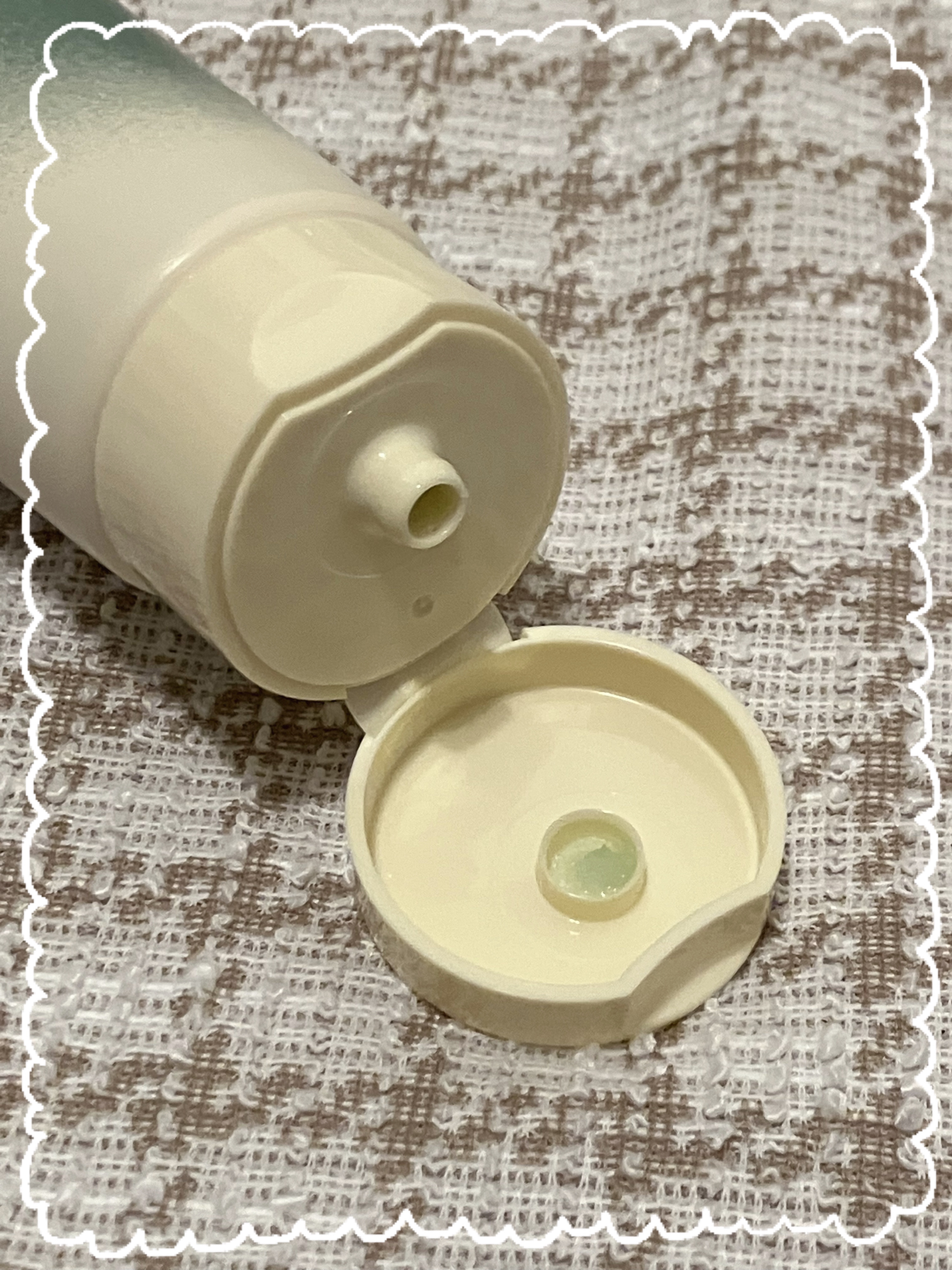 メデュラ マテリアルジャーニー ボタニカルヘッドスクラブ/MEDULLA/頭皮ケアを使ったクチコミ（2枚目）