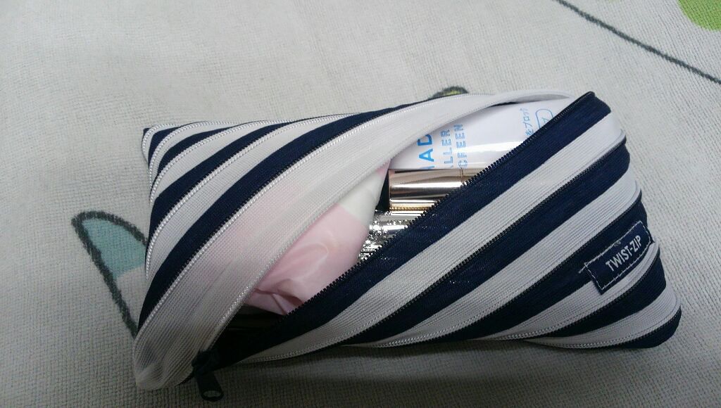 白黒ちゃん on LIPS 「☆持ち歩き用ポーチの中身☆立て続けの投稿になってしまいましたが..」(2枚目)