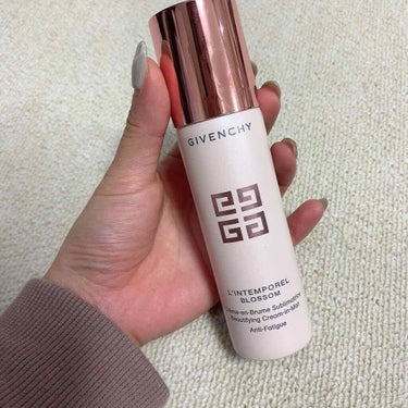 Givenchy
ランタンポレル　ブロッサム　
クリーム　ミスト

乾燥シーズンというのもあり、色々なミストを使ってきたのですが、クリームミストというだけあってすごくしっとり！
でもミストが細かいのでメ