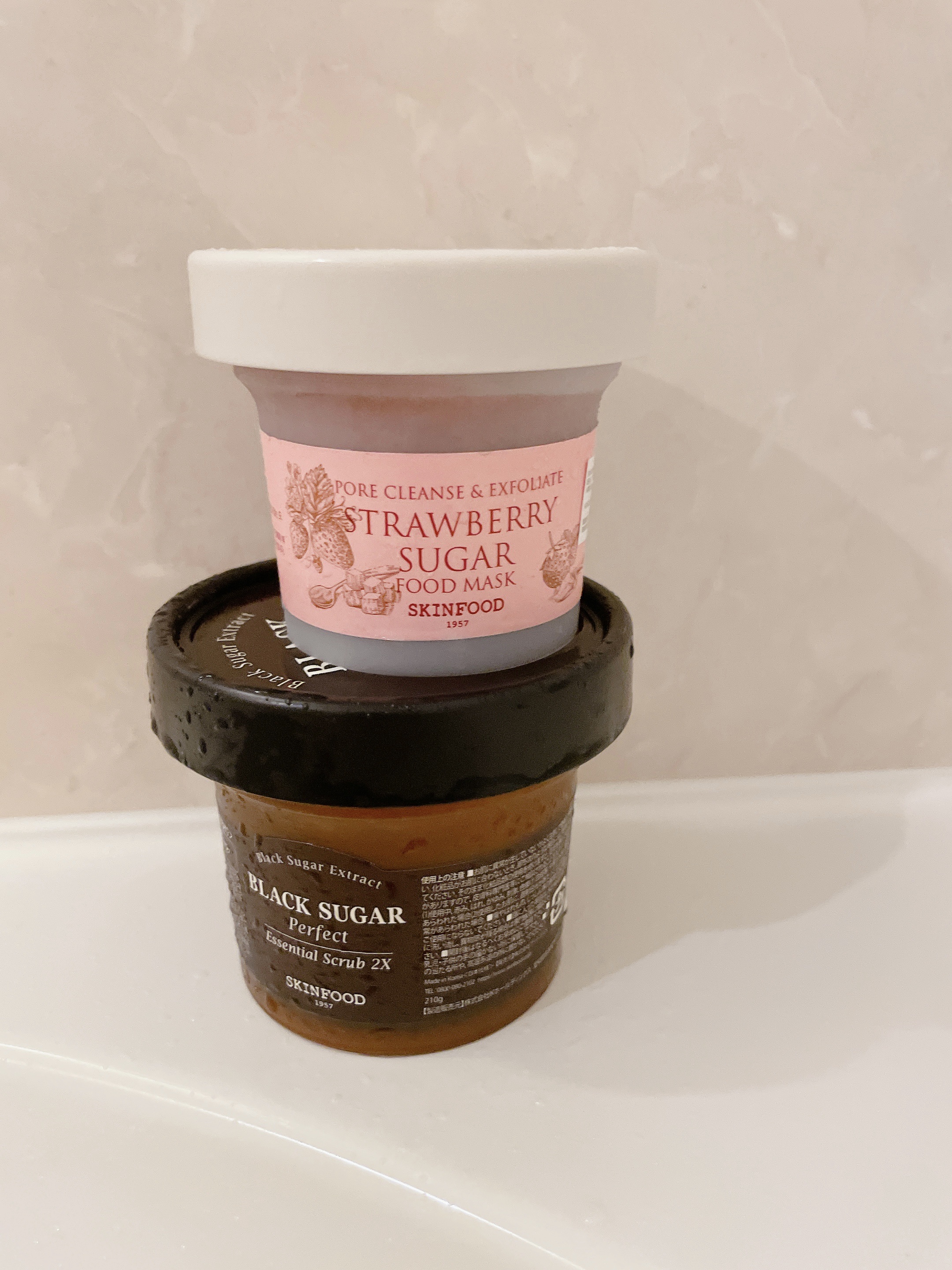 ブラックシュガー パーフェクト エッセンシャル スクラブ2X/SKINFOOD/洗い流すパック・マスクを使ったクチコミ（3枚目）