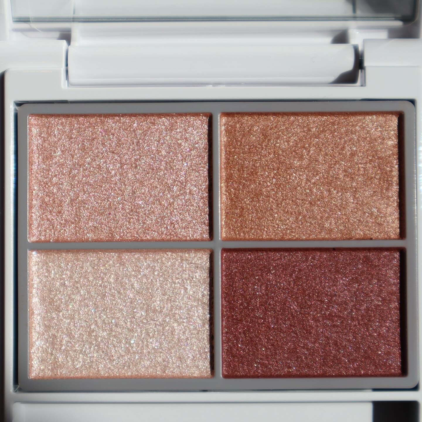 フォートーンズスタイリングアイズ ビターレッド/オルビス/パウダーアイブロウを使ったクチコミ（2枚目）