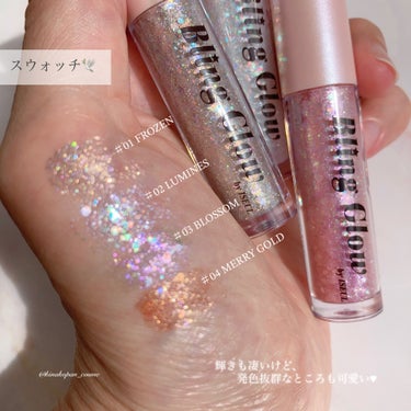 

【Bling Glow】


🪄Bling Liquid Glitter Liner💫
＃01 FROZEN
＃02 LUMINES
＃03 BLOSSOM
＃04 MERRY GOLD

＼大小のグリッターが叶える特別な輝き✧︎4種のコレクション💎／


刺激のないウォーターベースに微細なレインボーと大粒ダイアモンドグリッターが特別な輝きを放ってくれます🥹💖


＃01 FROZEN-フローズン-
微細なピーチゴールドラメをベースにシルバーの大粒グリッターをMIXしてあり、どんなメイクにも合わせやすい馴染みグリッター💎
個人的イチオシカラーです😘

＃02 LUMINES-ルミネス-
美しいホワイトカラーをベースに緑・紫・青・オパール等のラメをプラスし、計算された透明感を醸し出してくれるグリッター💎
キラキラでピュアな雰囲気になれます🥹

＃03 BLOSSOM-ブロッサム-
なるべく青ラメを減らして、ピンク・バイオレット・オパールグリッターで仕上げたラブリーな雰囲気が強調されたグリッター💎
ピンクがしっかり発色してロマンティックなムードを演出できます🥰

＃04 MERRY GOLD-メリーゴールド-
ゴールド・ピーチゴールド・オパールで構成された活力のあるオレンジグリッター💎
発色抜群なので、濃いカラーのアイメイクの方が逆に馴染んでくれそうです🫣


気になった方は是非チェックしてみて下さいദ്ദി ˃ ᵕ ˂ )✨️


BeautiTopping様（Twitter:@Beauti_Topping ／Instagram:@beautitopping_jp）より頂きました🙇‍♂️

🛒ブリンリキッドグリッターライナー (4色)
https://www.qoo10.jp/g/880776190


#ブリングロウ #BlingGlow #グリッターライナー #ラメライナー #涙袋ライナー #涙袋メイク #ラメ #韓国コスメ #提供 

の画像 その2