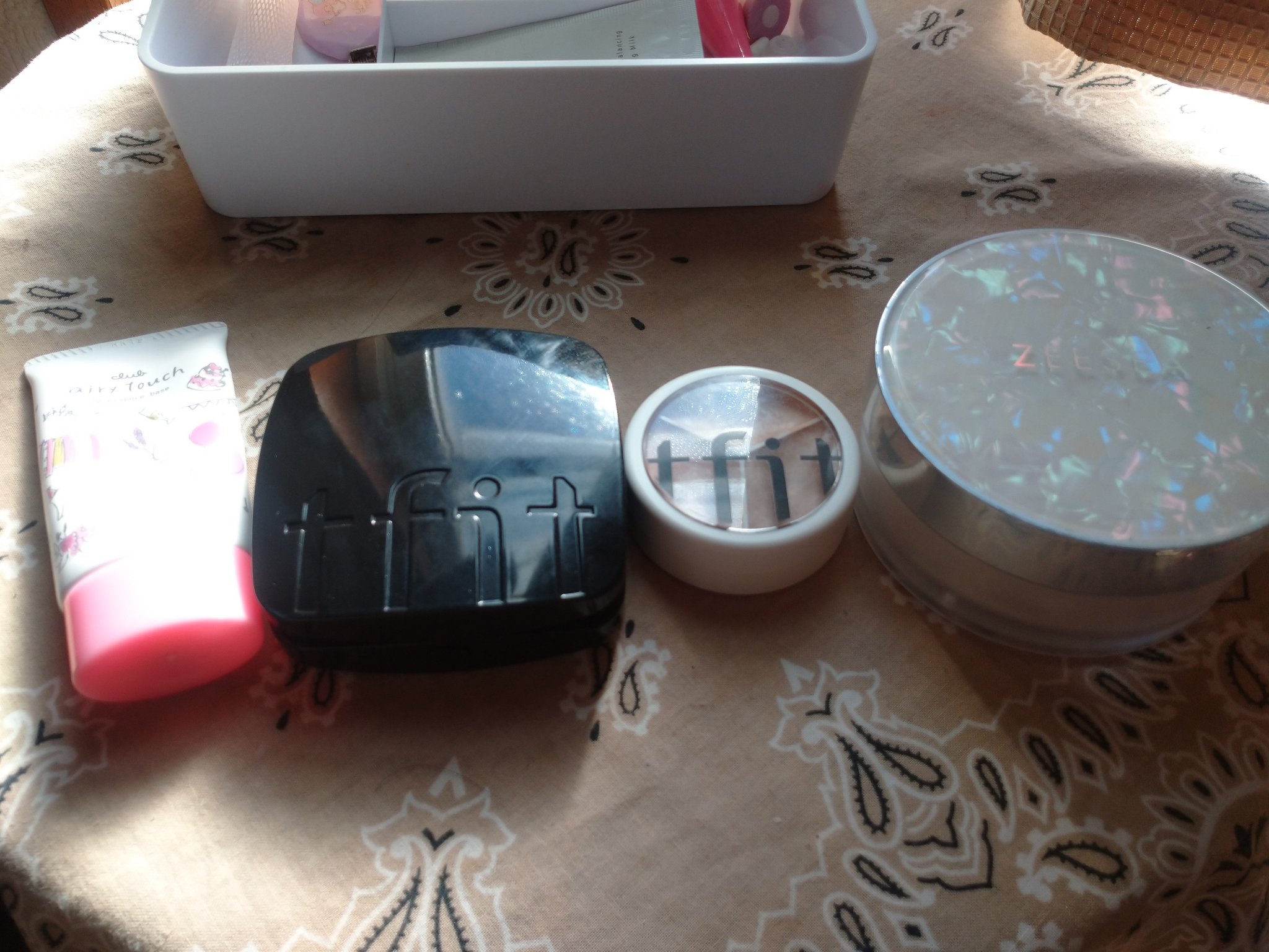 エアリータッチ UVエッセンスベース/クラブ/化粧下地を使ったクチコミ（1枚目）