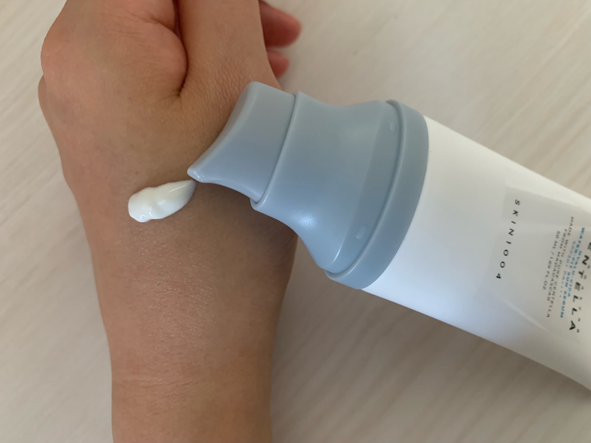 ヒアルーシカ ウォーターフィット サンセラム/SKIN1004/日焼け止めローションを使ったクチコミ（1枚目）