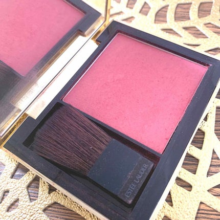 ESTEE LAUDER ピュア カラー エンヴィ ブラッシュのクチコミ「エスティーローダー チーク
ピュア カラー エンヴィ ブラッシュ ピンクキス
カラーが濃く付く.....」(1枚目)