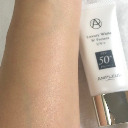 ラグジュアリーホワイト WプロテクトUVプラス/アンプルール/日焼け止めミルクを使ったクチコミ(4枚目)