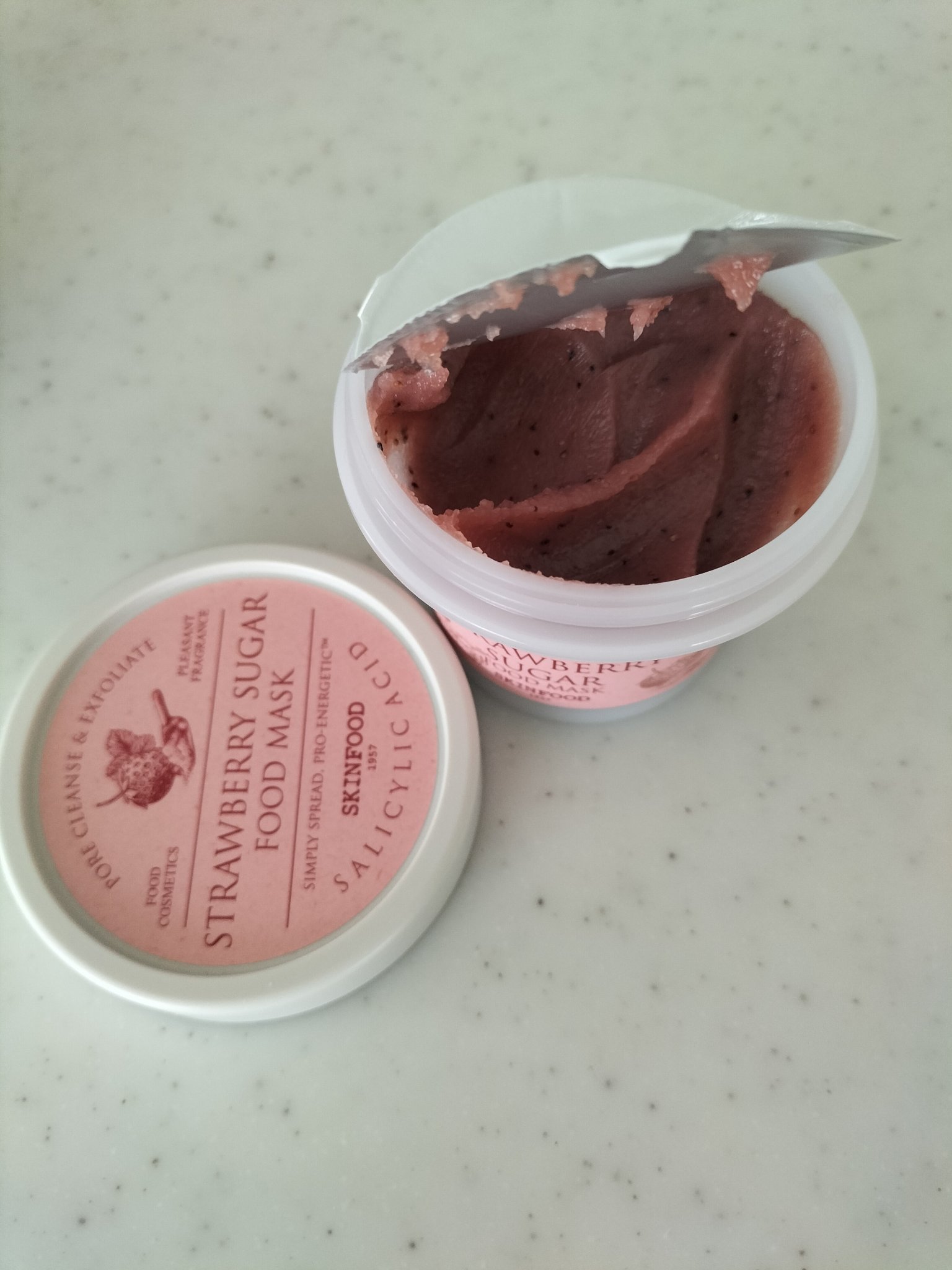 ストロベリーシュガー フードマスク/SKINFOOD/洗い流すパック・マスクを使ったクチコミ（1枚目）