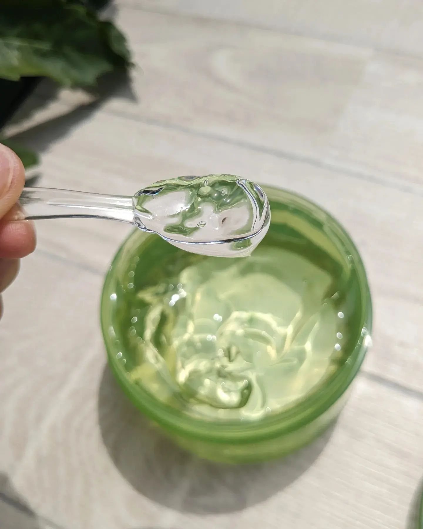 マイルド＆モイスチャーアロエジェル/ネイチャーリパブリック/ボディローションを使ったクチコミ（2枚目）