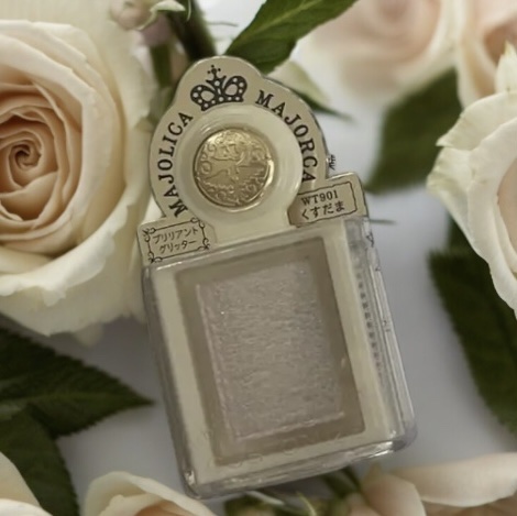 シャドーカスタマイズ　（ブリリアントグリッター） WT901（くすだま）/MAJOLICA MAJORCA/グリッターを使ったクチコミ（1枚目）