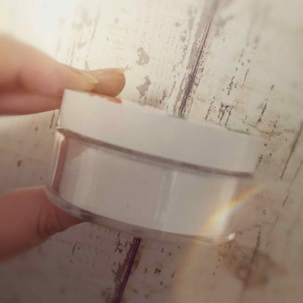 ミネラルUVボディパウダー(旧)/エトヴォス/ボディパウダーを使ったクチコミ(2枚目)