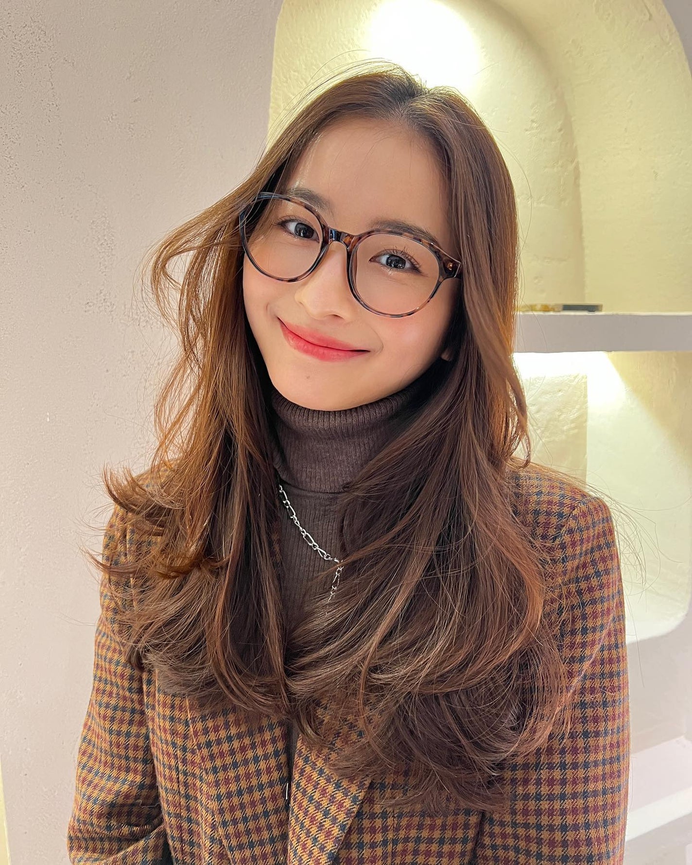 HARUNA on LIPS 「長めのながさにもふわっと低めのレイヤーカットでオシャレヘア😎毛..」(3枚目)