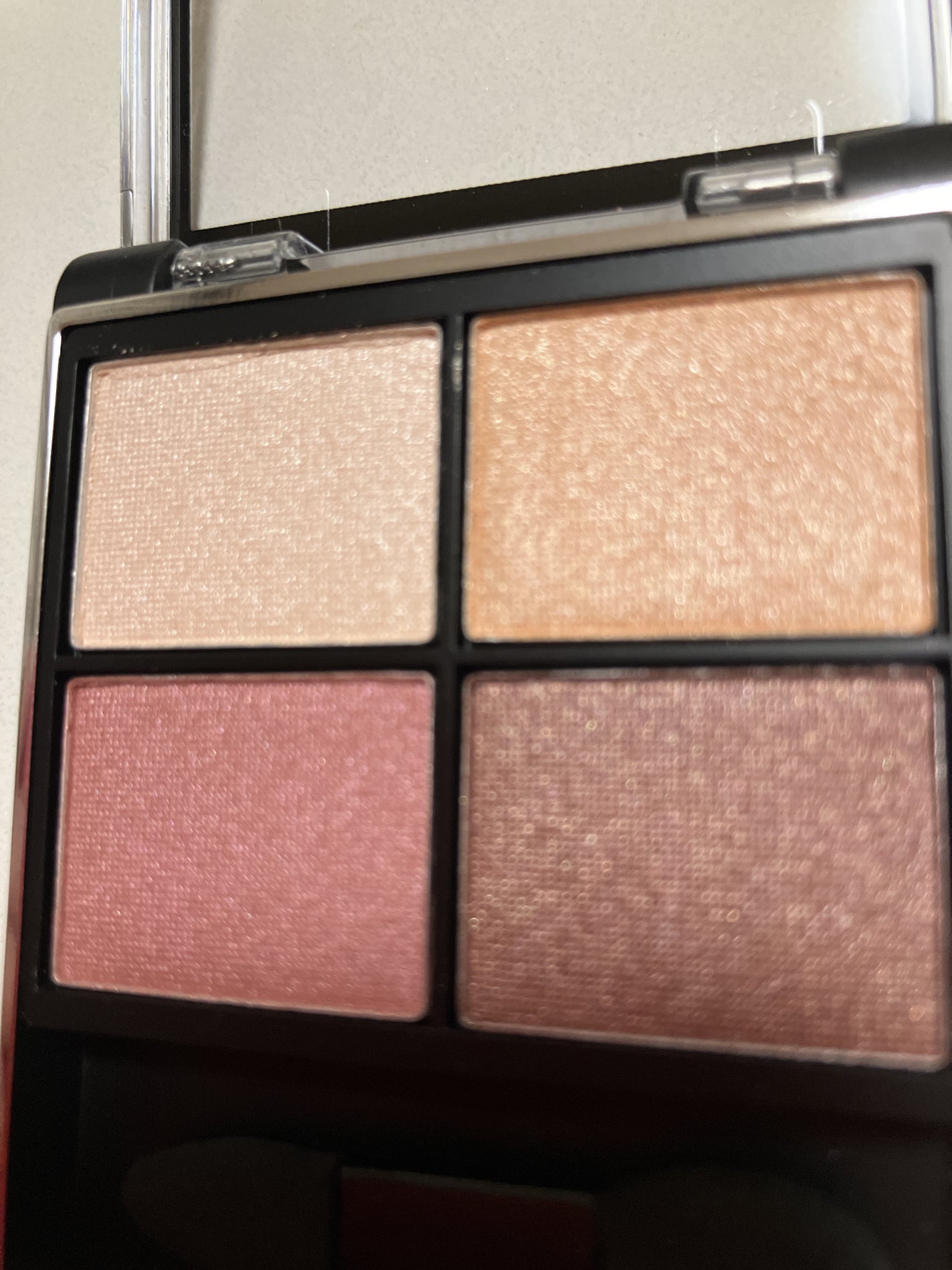 ジュエルグロスアイシャドウ/LOOK ME/アイシャドウパレットを使ったクチコミ(3枚目)