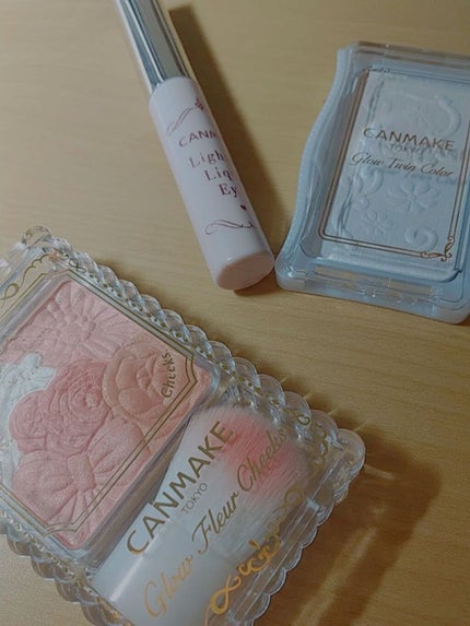 ブラウン on LIPS 「キャンメイクのチークは細かいラメが入ってて可愛いです!涙袋のは..」(1枚目)