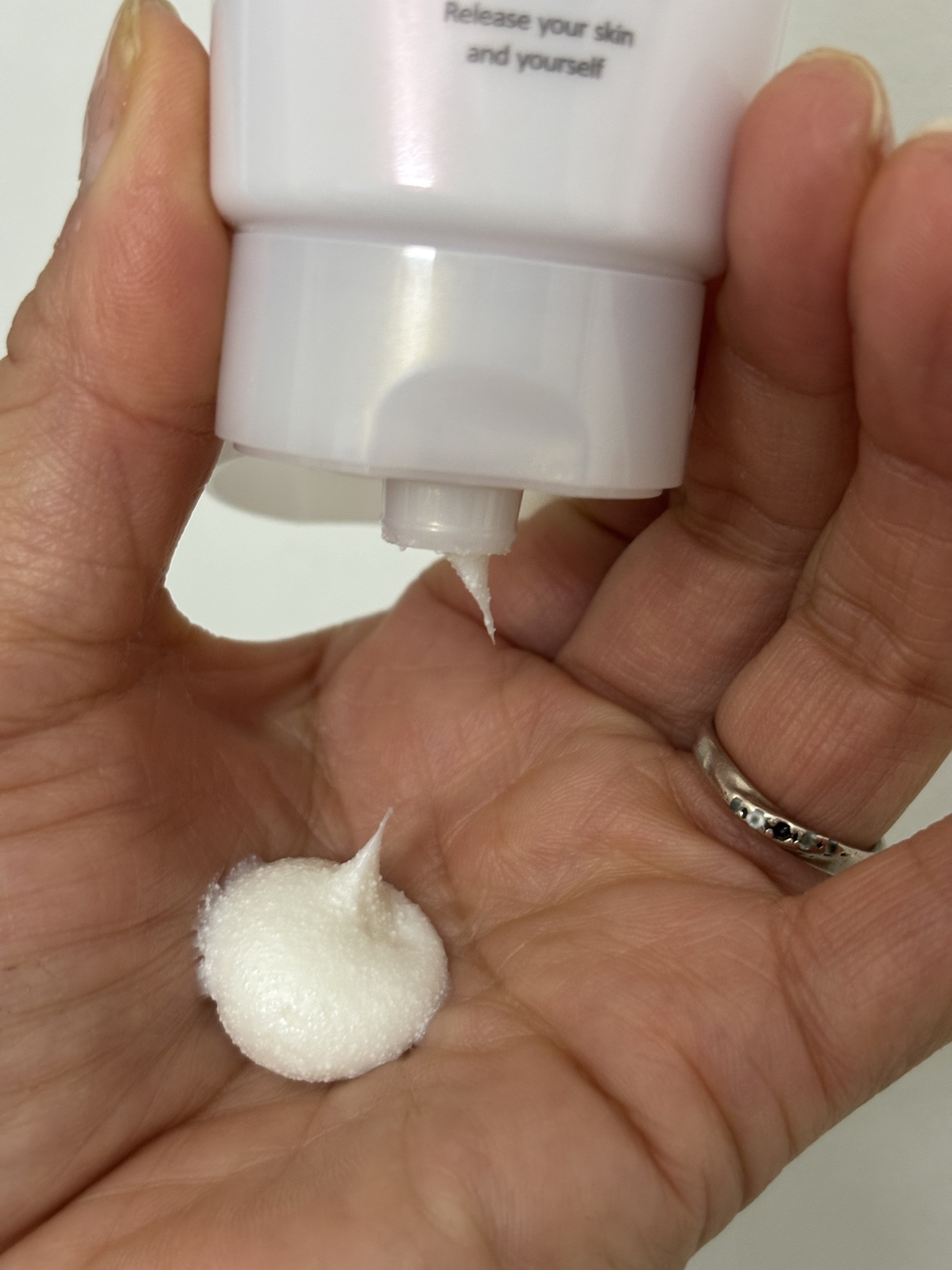 フェイススクラブ /HAP＋R/スクラブ・ゴマージュを使ったクチコミ（2枚目）