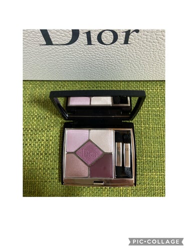 Diorのピンクさくらを購入しました〜。ピンクサクラは伊勢丹とか阪急では売り切れで公式オンラインから購入しました。

届くのがすごく速くてびっくり！

ピンク サクラはピンクというよりもパープル味が強い