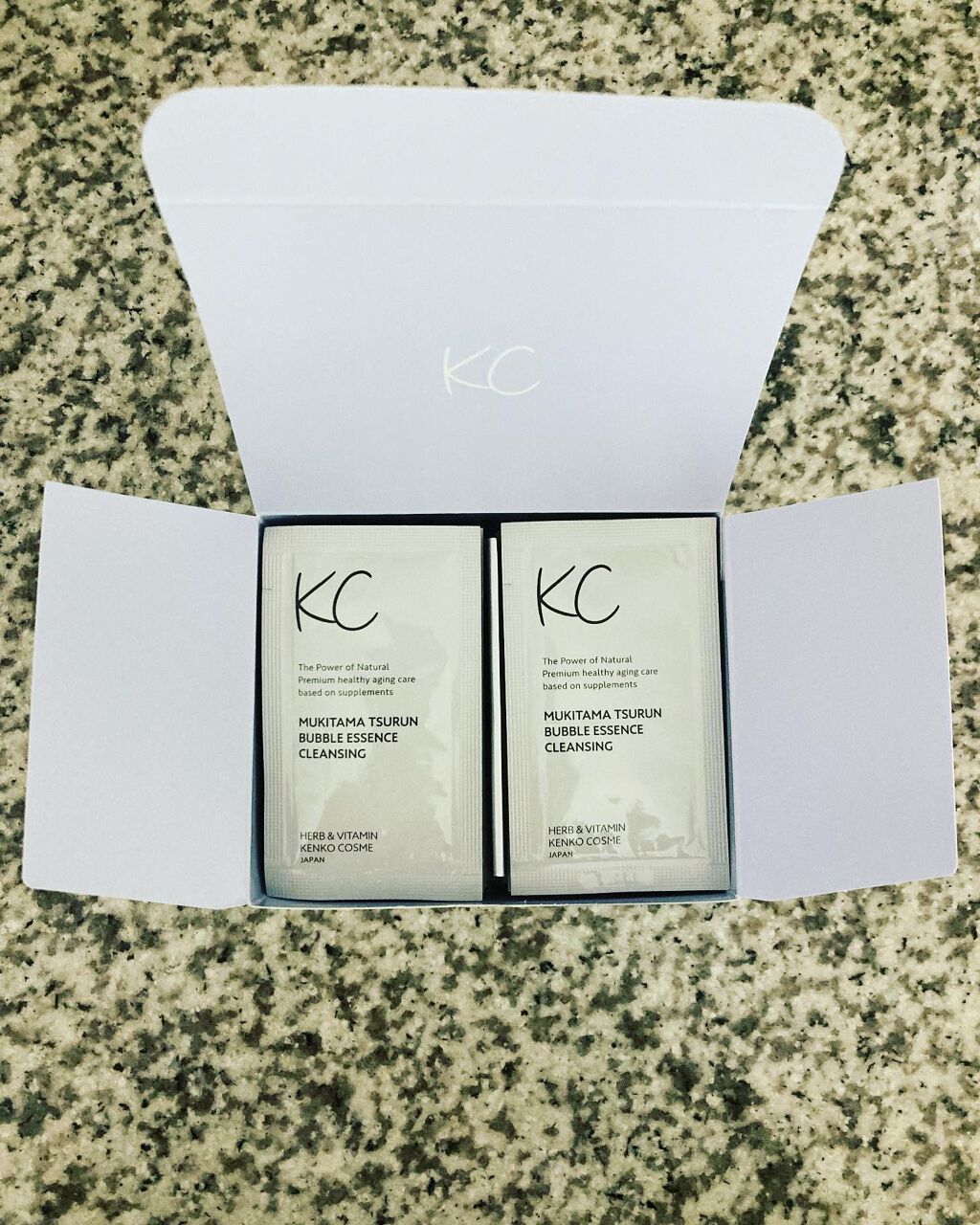 KC むきタマつるん 発泡美容液クレンジング / ハーブ健康本舗の口コミ